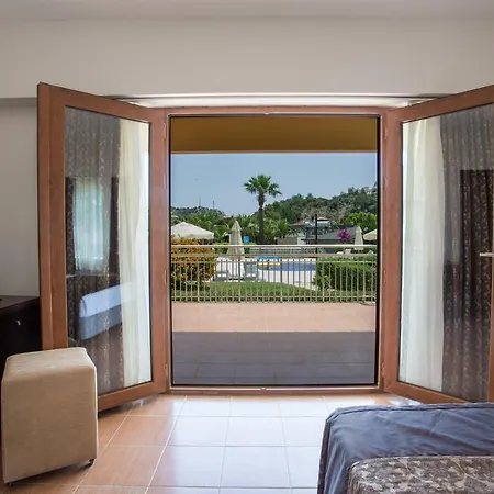 The One Club Hotel 4*
